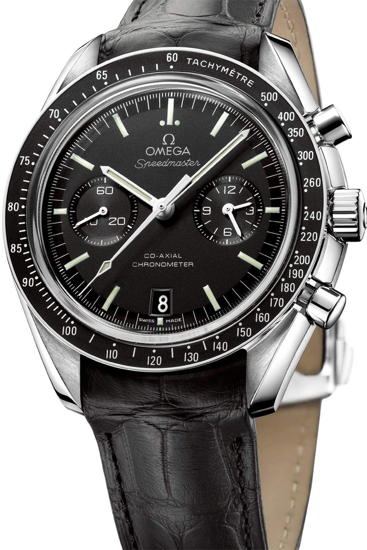 „Speedmaster Moonwatch Co-Axial Chronograph“. Der Kultchronograf nun mit COSC-zertifizierter Co-Axial-Technik. Durch den Glasboden der 44,25 mm großen Stahluhr blickt man auf das Omega-Automatikkaliber „9300“.