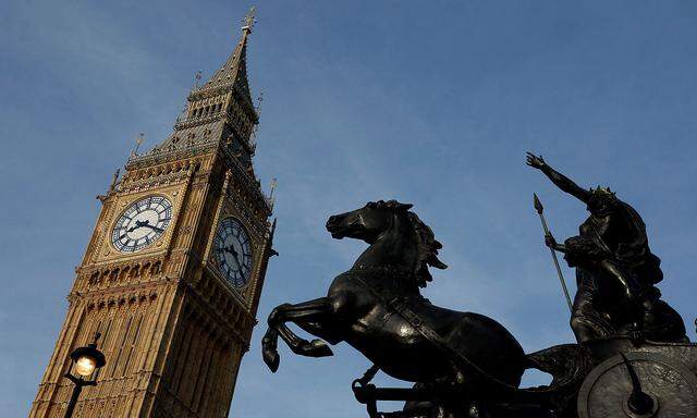 Der Elizabethtower des britischen Parlaments - dessen größte Glocke "Big Ben" genannt wird.