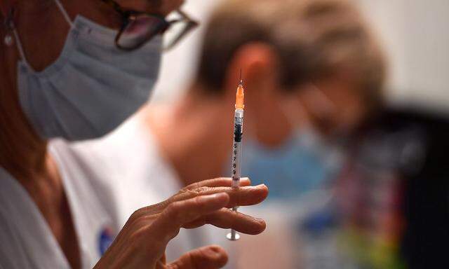 Nach einem zögerlichen, pannenreichen Start ist die Impfkampagne in Österreich  voll angelaufen, in den meisten  anderen europäischen Ländern wurden aber  mehr Dosen verabreicht.