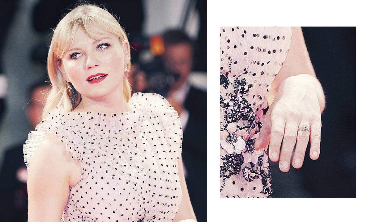 Stars geben Verlobungstrends vor. Besonders bliebt aktuell sind Ringe aus Roségold, wie Kirsten Dunst ihn trägt. Sie ist mit Schauspieler Jesse Plemons verlobt.