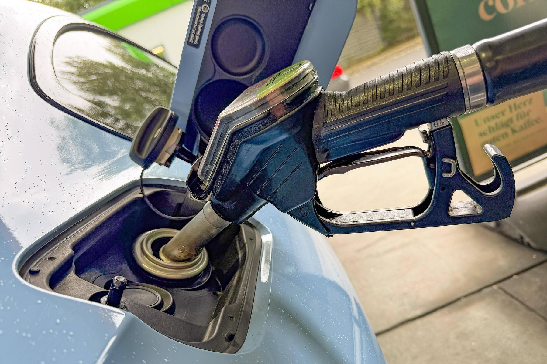 Fuel price brake extended again without margin limit