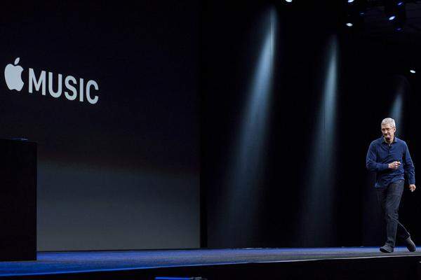Drei Monate gewährt das Unternehmen geneigten Apple-Music-Kunden gratis Zugang zu dem Dienst. Erst danach braucht man sich zu entscheiden, ob man dafür zahlen möchte, oder nicht. 