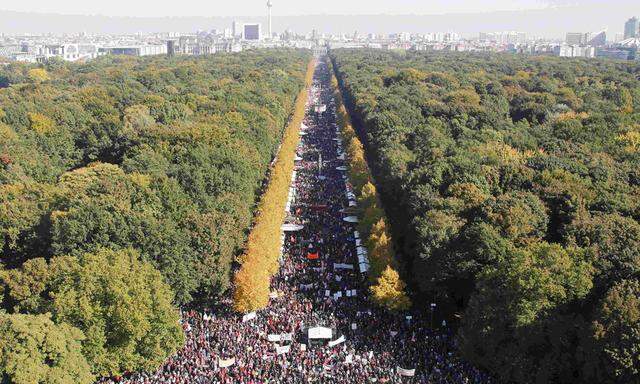  Die bisher größte Protestaktion gegen TTIP in Berlin.