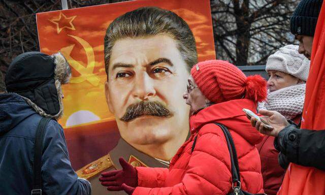Josef Stalin erreicht neue Rekordwerte in der Beurteilung durch die russische Bevölkerung.
