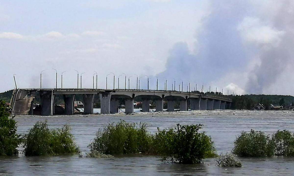 Eine überflutete Gegend in Kherson, nachdem der Kachowka-Staudamm gesprengt wurde.