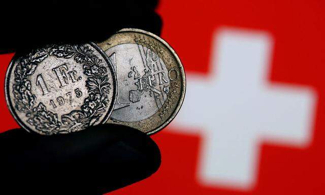 Der Euro verliert zum Schweizer Franken weiter an Wert.