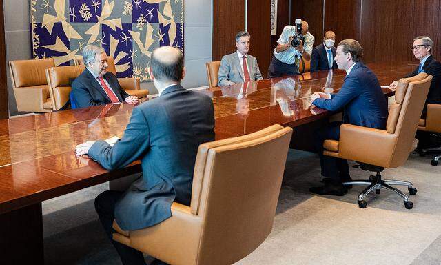 Dieses Bild stellt das Bundeskanzleramt zur Verfügung: Sebastian Kurz beim Treffen mit UN-Generalsekretär António Guterres in New York.