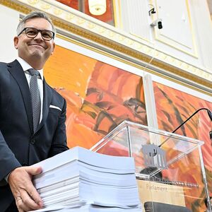 NATIONALRAT MIT BUDGETREDE: BRUNNER