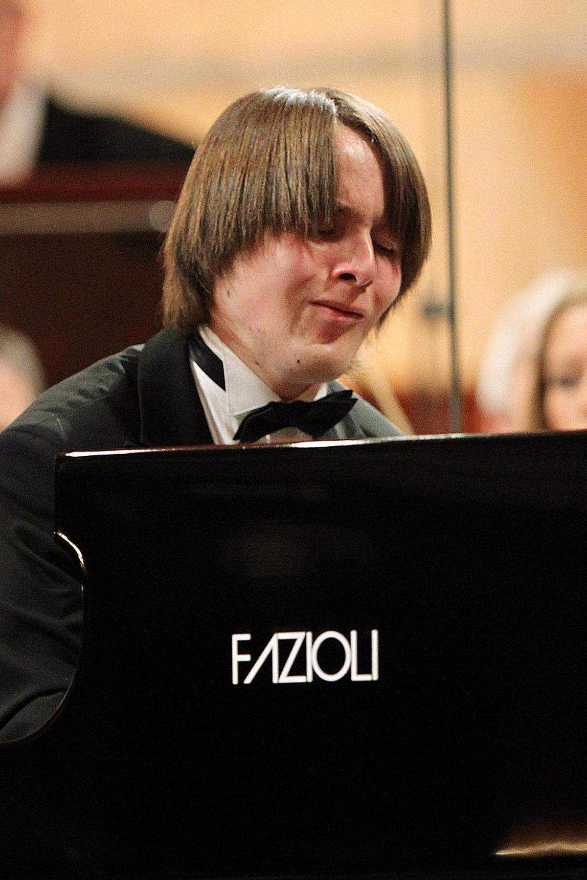 Der 19-jährige Russe Daniil Trifonov kam hinter Geniusas und Wunder auf den dritten Platz, dessen Darbietung einer Mazurka die Jury dekorierte. 