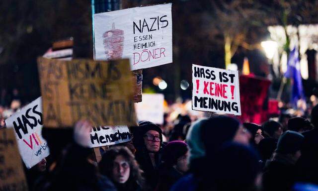 Ende Jänner fand vor dem Parlament in Wien bereits eine Demo gegen Rechtsextremismus statt.