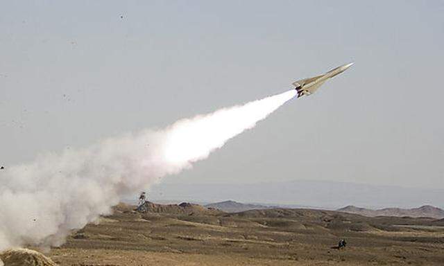 Archivbild: Eine Rakete der iranischen Streitkräfte.