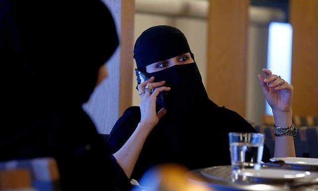 Frauen dürfen in Saudi-Arabien nicht Auto fahren.