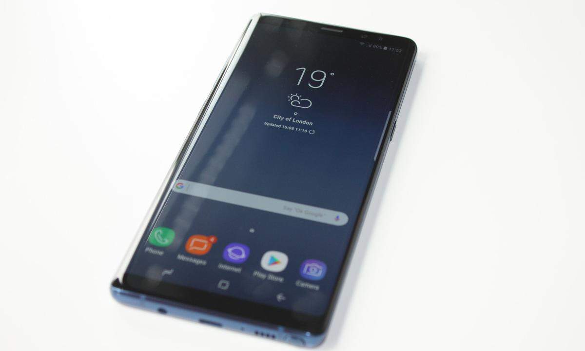 Kunden, die das Note 8 zwischen 23. August und 14. September vorbestellen, erhalten zusätzlich eine DeX-Station, wodurch das Gerät mit Hilfe von Bildschirm und Tastatur zum Rechner wird.