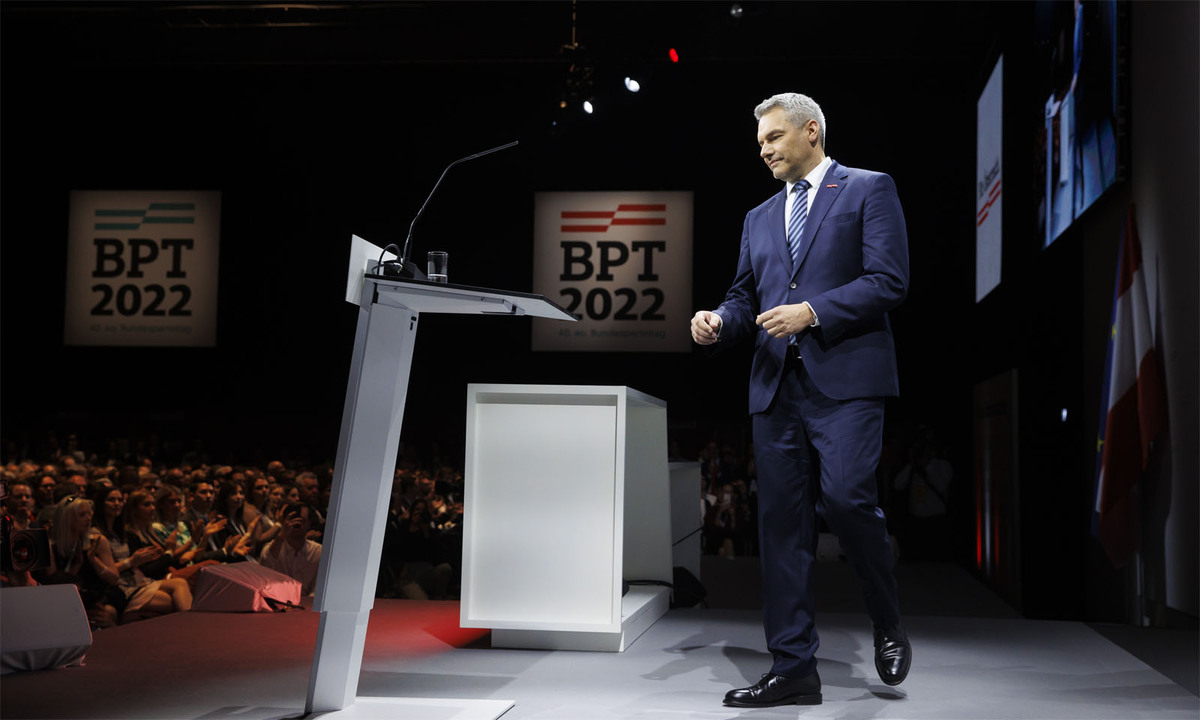 "So viele in so einem kleinen Raum heißt auch, so viele Viren."