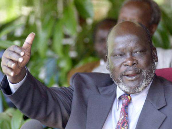 Am 30. Juli 2005 stirbt der Vizepräsident des Sudan, John Garang, beim Absturz eines Hubschraubers über dem Südsudan auf dem Rückflug von einem Treffen mit dem ugandesischen Präsidenten Yoweri Museveni. Nach dem Unglück, als dessen Ursache schlechtes Wetter angegeben wurde, brachen in der sudanesischen Hauptstadt Khartum Unruhen aus.