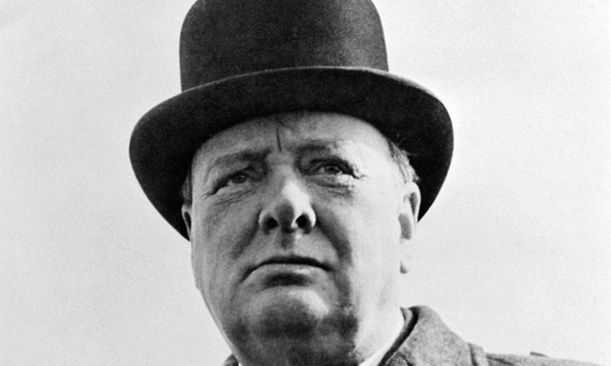 Winston Churchill. Sein Vater hielt ihn für einen talentlosen Versager (und ließ ihn das auch deutlich spüren). Außer in der Militärschule fiel ihm kein passender Platz für seinen Sohn ein. Der blühte dort auf. 1953 wurde er als hochbetagter Politiker mit dem Nobelpreis geehrt – in Literatur.