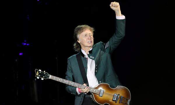 Der Beatles-Musiker Paul McCartney twitterte, Franklin habe "uns alle so viele Jahre lang inspiriert": "She will be missed but the memory of her greatness as a musician and a fine human being will live with us forever."