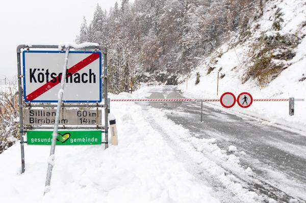 Es kam zu zahlreichen Straßensperren, wie hier in Kärnten.