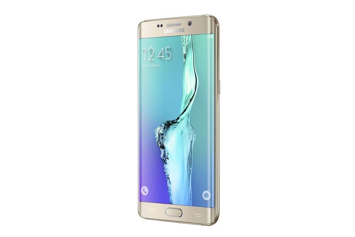 Apropos Akku: Der ist auch wieder fest verbaut und kann nicht getauscht werden. Laut Samsung soll der Akku des Galaxy S6 Edge+ bei der Sprechzeit (3G) 21 Stunden durchhalten. Zumindest am Papier ist das um eine Stunde mehr als beim Vorgängermodell.