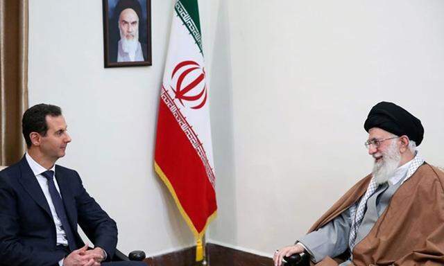 Bekräftigung der Zusammenarbeit: Assad (l.) und Khamenei