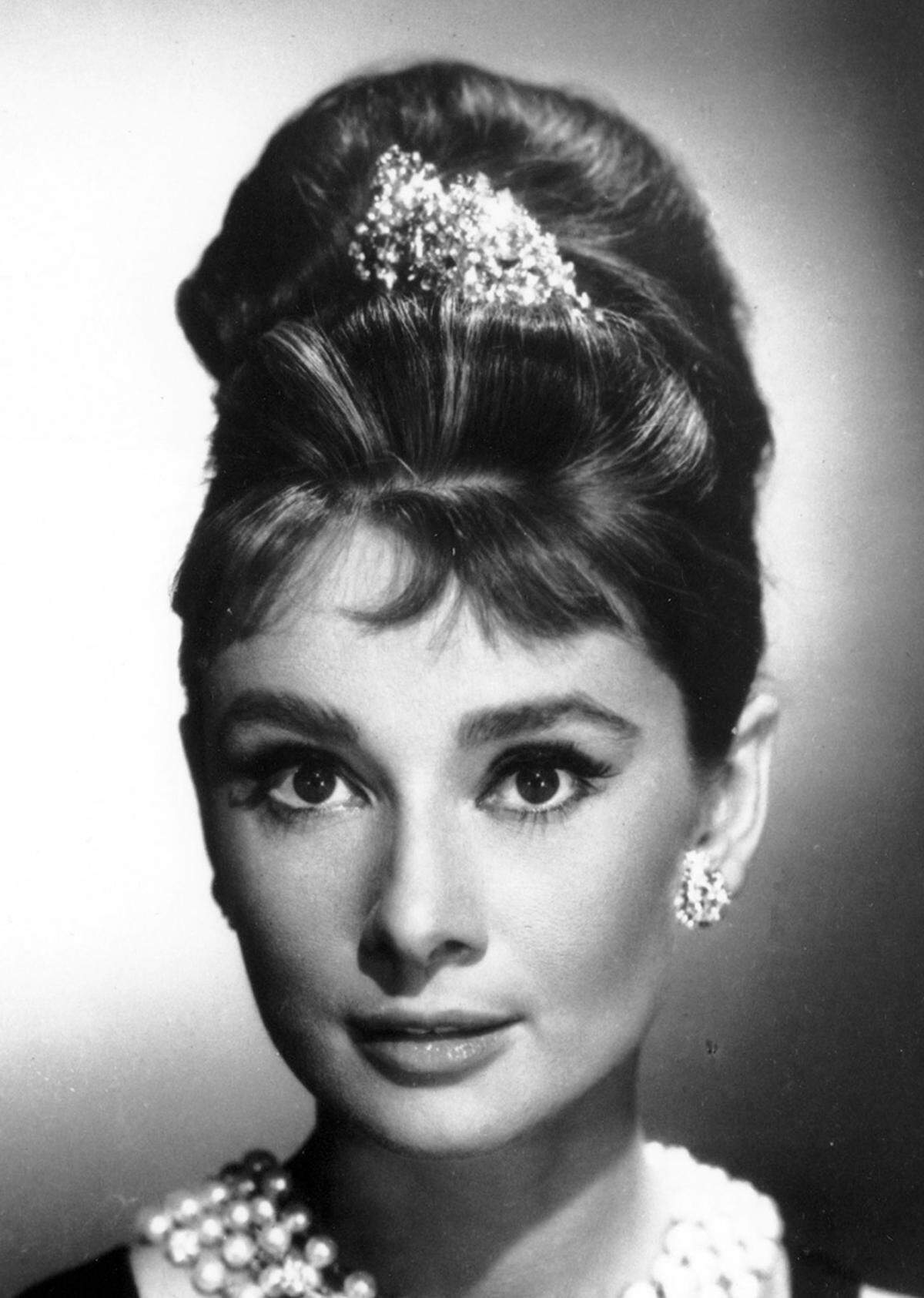 Mit Filmen wie "Frühstück bei Tiffany" wurde Audrey Hepburn mit ihren sanften Rehaugen weltberühmt und zur Stilikone auserkoren.