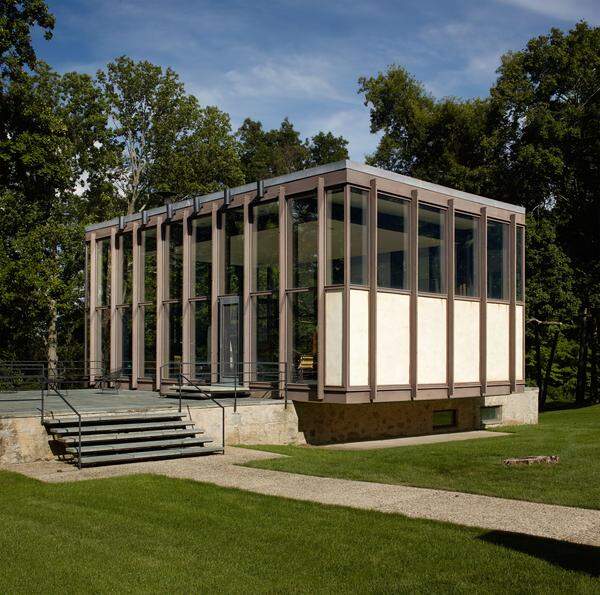 Mit seinem großen Glas-Pavillon gilt es als Rivale zu Johnsons legendärem Meisterstück The Glass House.
