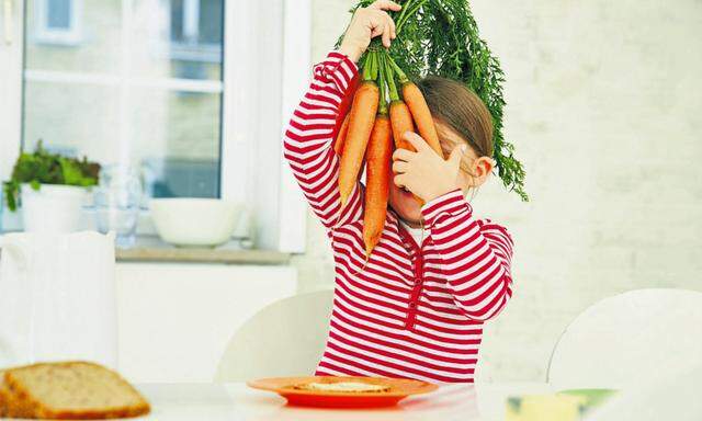 Karotten sind bei Kindern meist beliebter – weil sie eher süß sind und eine helle Farbe haben. Im Gegensatz zu Kohlsprossen.