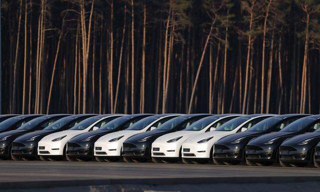 Zum ersten Mal seit fast vier Jahren verkaufte Tesla weniger Fahrzeuge als im Jahr zuvor.