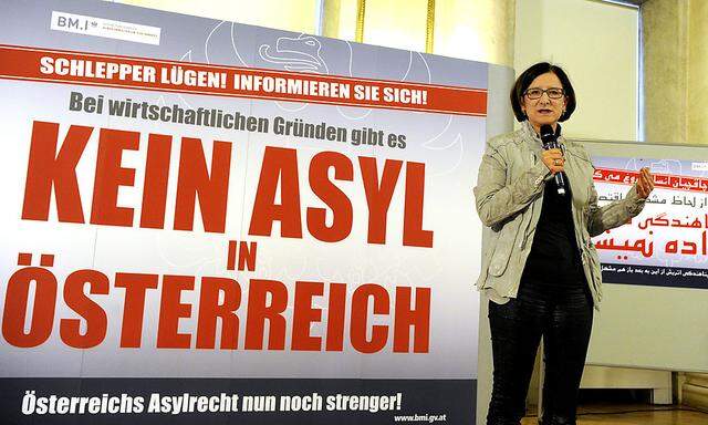 Innenministerin Mikl-Leitner bei der Präsentation der Info-Kampagne 