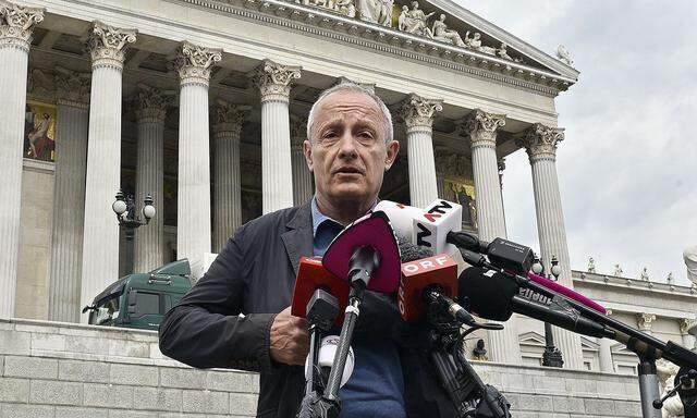 Peter Pilz am Freitag vor dem Parlament