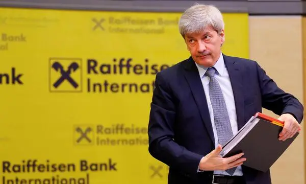 RBI hofft wegen Strabag-Aktien auf Sanktionspaket der EU – und will ...