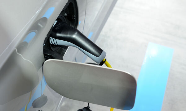 In den vergangenen zwei Jahren wurden 14.300 Förderanträge für E-Pkw und E-Zweiräder eingebracht.