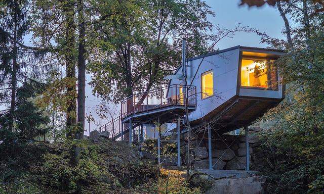 Hoch im Waldviertel im wahrsten Sinne des Wortes: eines der fünf Baumhäuser der "Baumhaus Lodge".