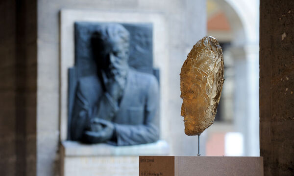 Die Frau bietet dem Mann Paroli: Im Arkadenhof der Uni Wien standen bislang 154 Büsten von Männern. Im Jubiläumsjahr gesellen sich 33 Frauen dazu.