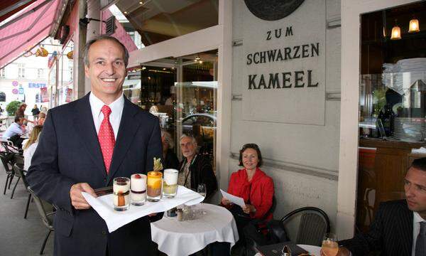 Zum Gastronomen des Jahres wurde Peter Friese gekürt, der Wirt einer weiteren Wiener Institution: "Zum Schwarzen Kameel".