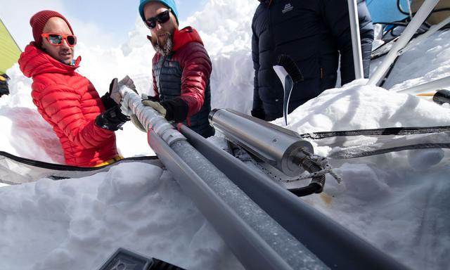 Gletscher-Forschung - Probebohrungen im Kaunertal.