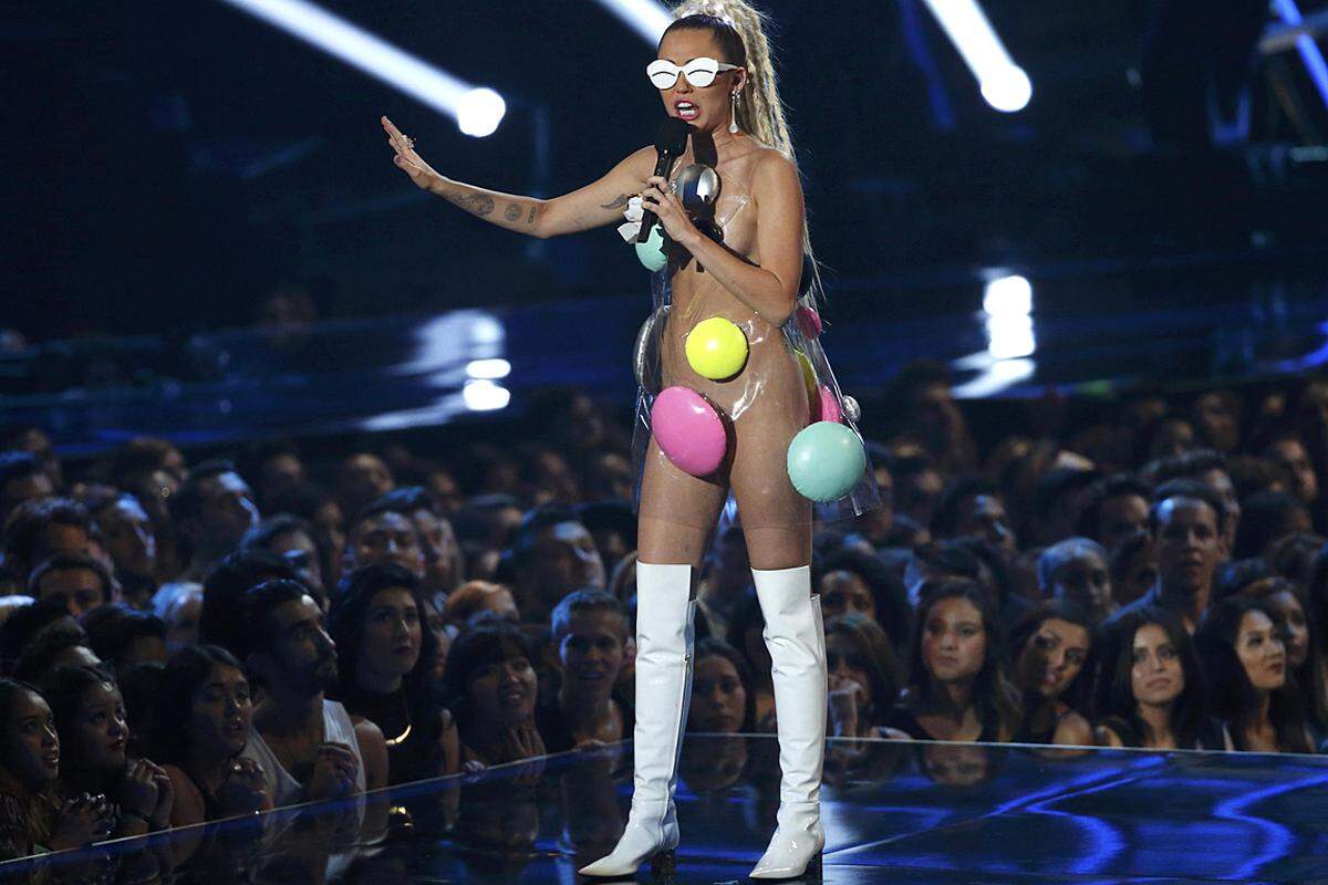 MTV könne ihr nur aus einem Grund den Job gegeben haben, so Cyrus: "Die haben das als einzige Chance gesehen, mich von einem Auftritt abzuhalten."