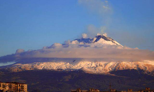 Der Ätna ist der aktivste Vulkan in Europa.