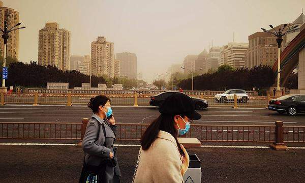 Ein Bild aus der von Sand und Smog gezeichneten chinesischen Hauptstadt Peking.