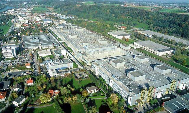Archivbild: Flugansicht des BMW Motoren Werks in Steyr.