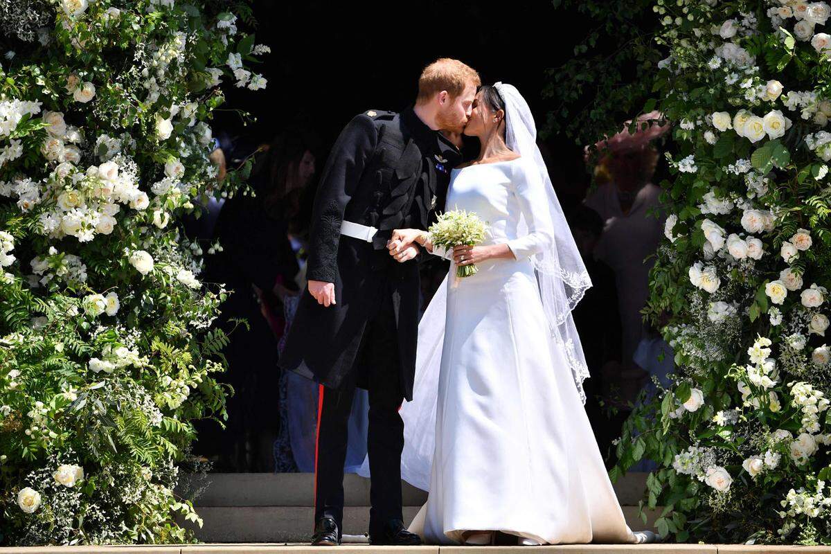 Der frühere "Problem-Prinz" Harry, sechster in der britischen Thronfolge, heiratete am 19. Mai die US-Schauspielerin Meghan Markle. Monatelang fieberten die Briten der Hochzeit des Jahres entgegen.