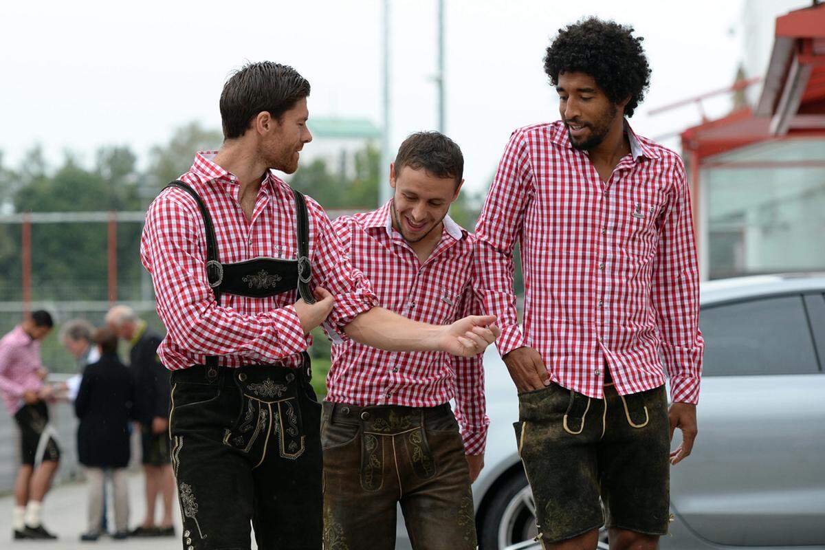 Es ist ein traditioneller Termin zum Saisonauftakt für Bayern München: das Lederhosen-Shooting mit Paulaner.