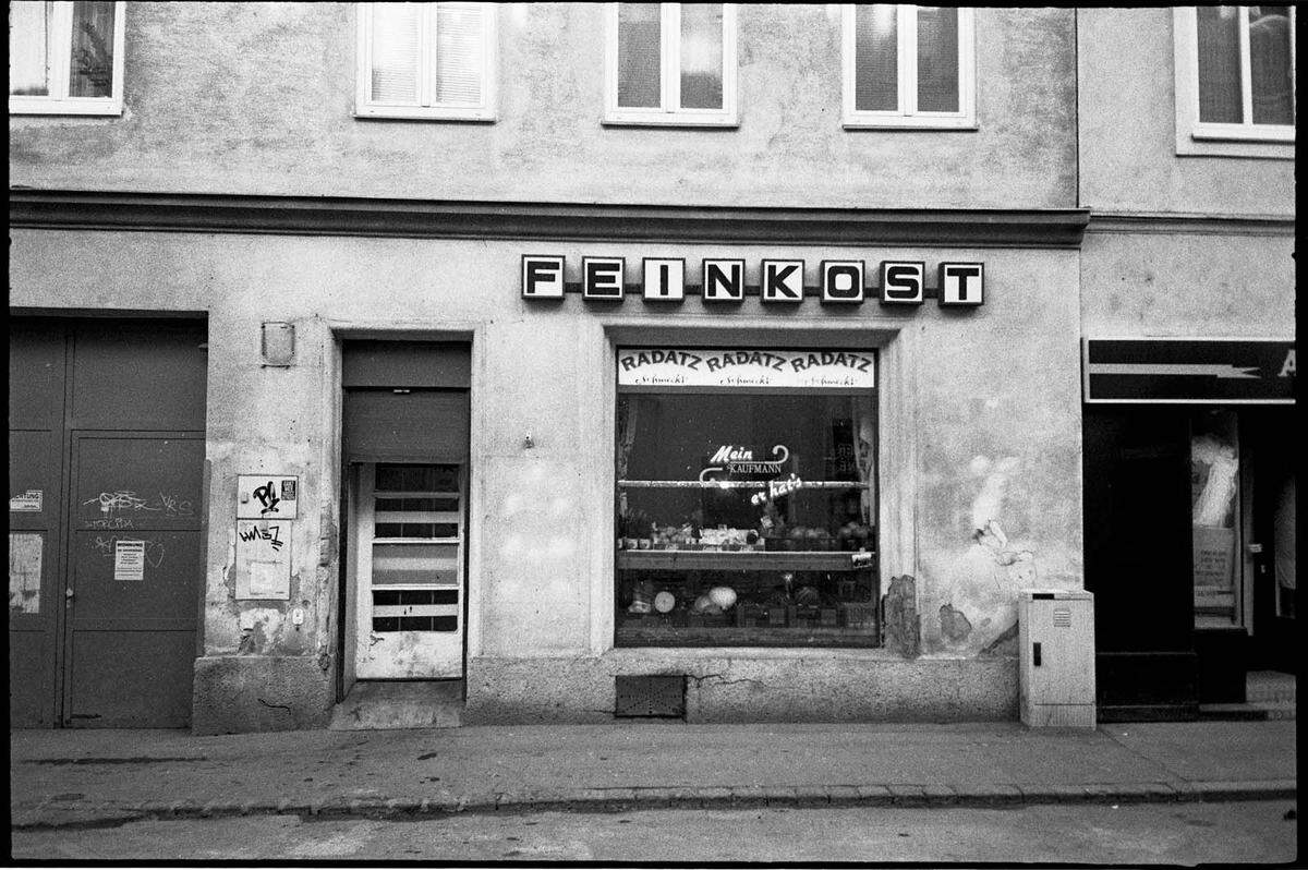 „Da letzte Schmäh“. Der Wiener Alex Dietrich, Jahrgang 1987, übt als Fotograf im Stadtraum eine „sozial­dokumentarische“ Arbeit aus, wie er meint.