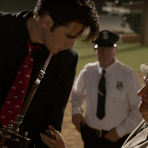 Austin Butlers Vollgasperformance als Elvis Presley ist treibende Kraft dieses Films.