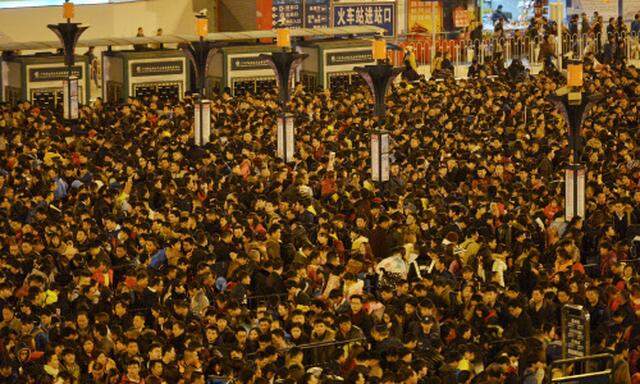 Chaos am Bahnhof in Guangzhou