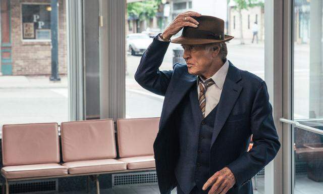 Immer sympathisch, hier mit Hut als Markenzeichen: Der 82-jährige Robert Redford als Bankräuber.