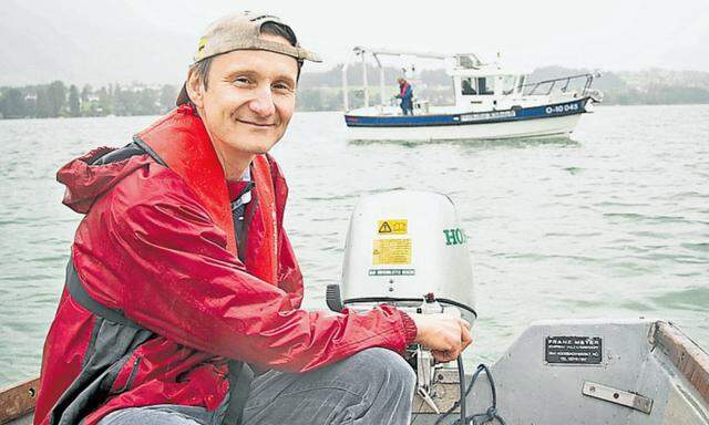 Bei jedem Wetter am See unterwegs: Rainer Kurmayer und sein Forscherteam.