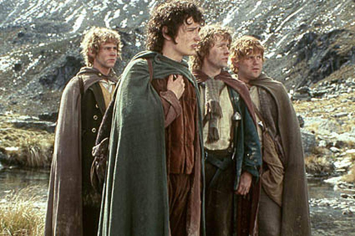 Auf Platz zehn der erfolgreichsten Filme kommt der zweite Teil der "Herr der Ringe"-Serie: "Die zwei Türme" brachte 925 Millionen Dollar ein. Inzwischen bastelt man in Hollywood auch hier an einer Art Fortsetzung: Tolkiens "Der kleine Hobbit" soll ebenfalls ins Kino kommen.