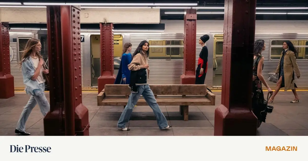 Luxus-Modespa-f-r-die-Rushhour-Chanel-in-der-Subway-premium-