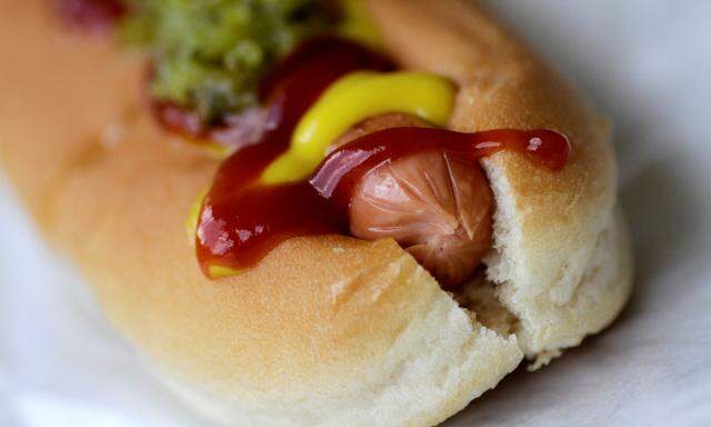 Im Jänner haben Fleischersatzprodukte- wie hier ein veganer Hot Dog - Hochsaison.